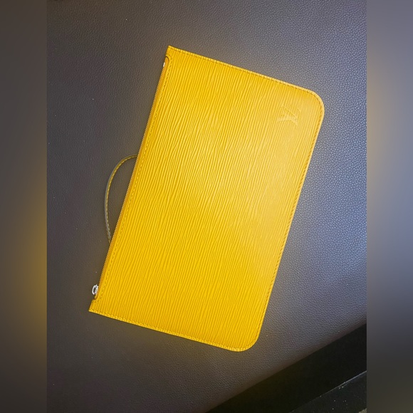 LV Neverfull MM in epi Citron - Picture 12 of 16